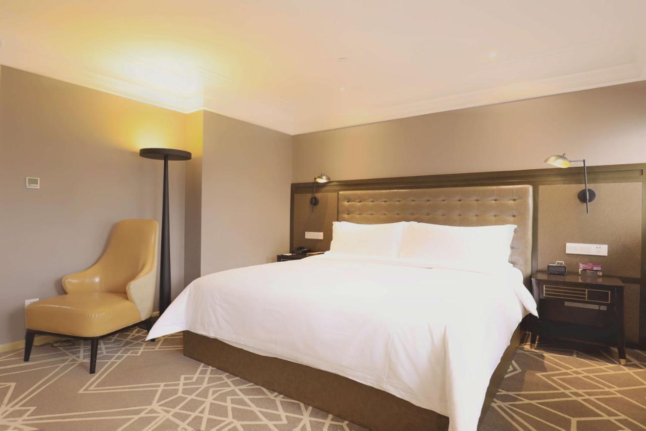 Jinjiang Metropolo Hotel Classic Nanjing Road Шанхай Екстер'єр фото
